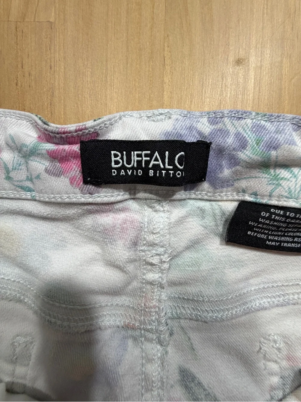 Buffalo David Bitton White Jeans with Pastel Floral Accents B7